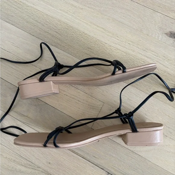 Abercrombie & Fitch Tan Strappy Sandals - Picture 2 of 3